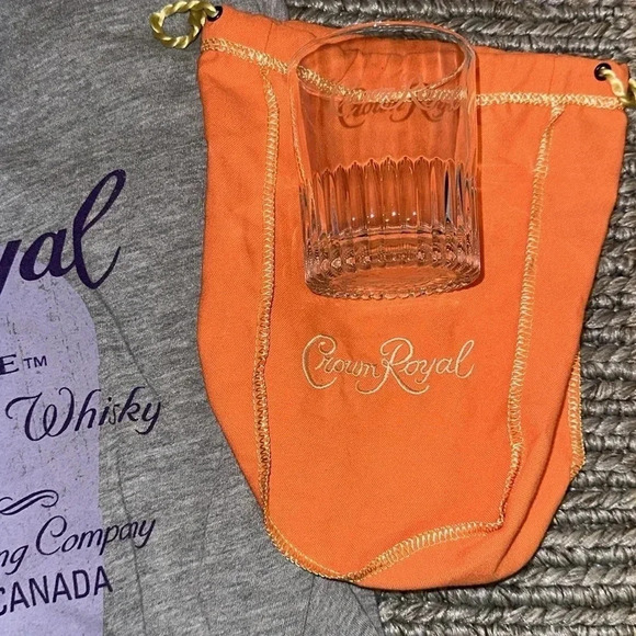 Crown Royal gray short sleeve t-shirt (med), 2 crown bags, 1 glass (4 PC BUNDLE) - Picture 4 of 16